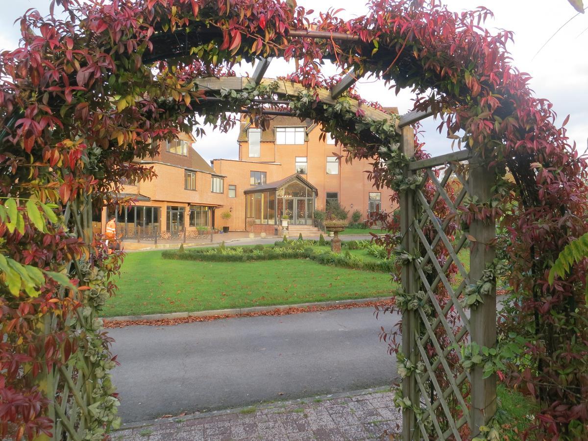 Guildford Manor Hotel & Spa Exterior photo